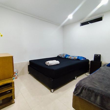 Mico Loco Casa Hostal โบโกตา ภายนอก รูปภาพ