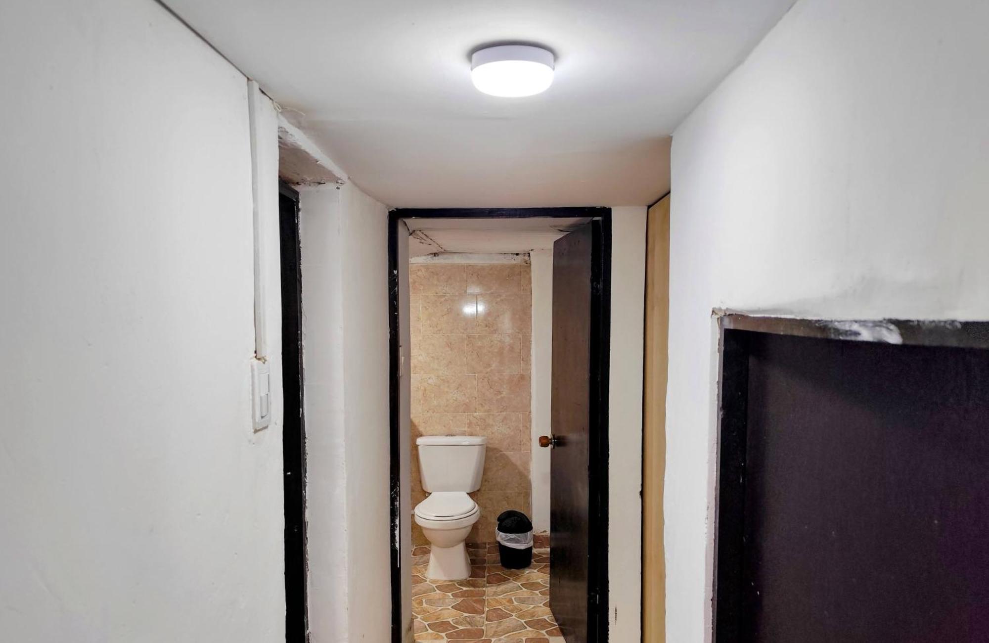 Mico Loco Casa Hostal โบโกตา ภายนอก รูปภาพ