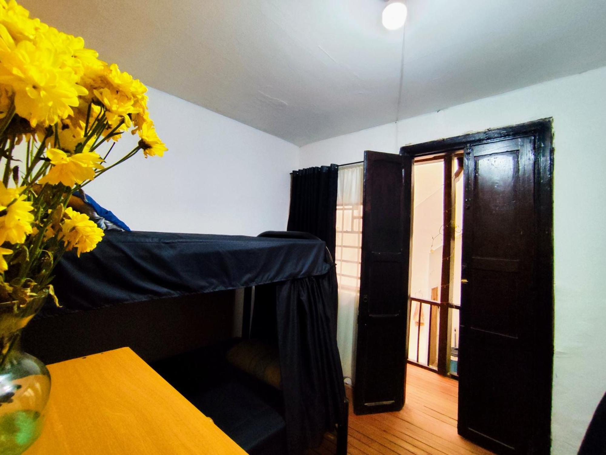 Mico Loco Casa Hostal โบโกตา ภายนอก รูปภาพ